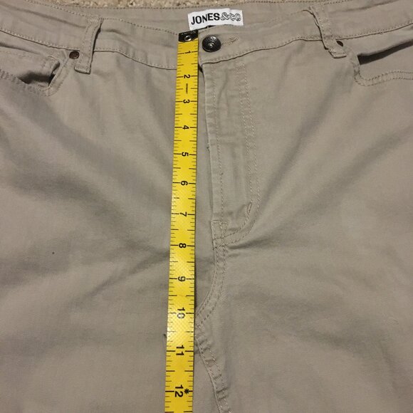 Jones & Co. Oatmeal Rolled Cuff Capris - Picture 12 of 14